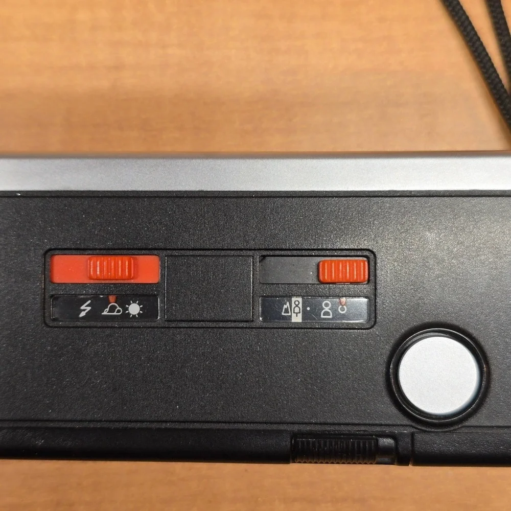 Minolta Autopack 450E Pocket Camera with built-in electric flash 110‎ film parts
